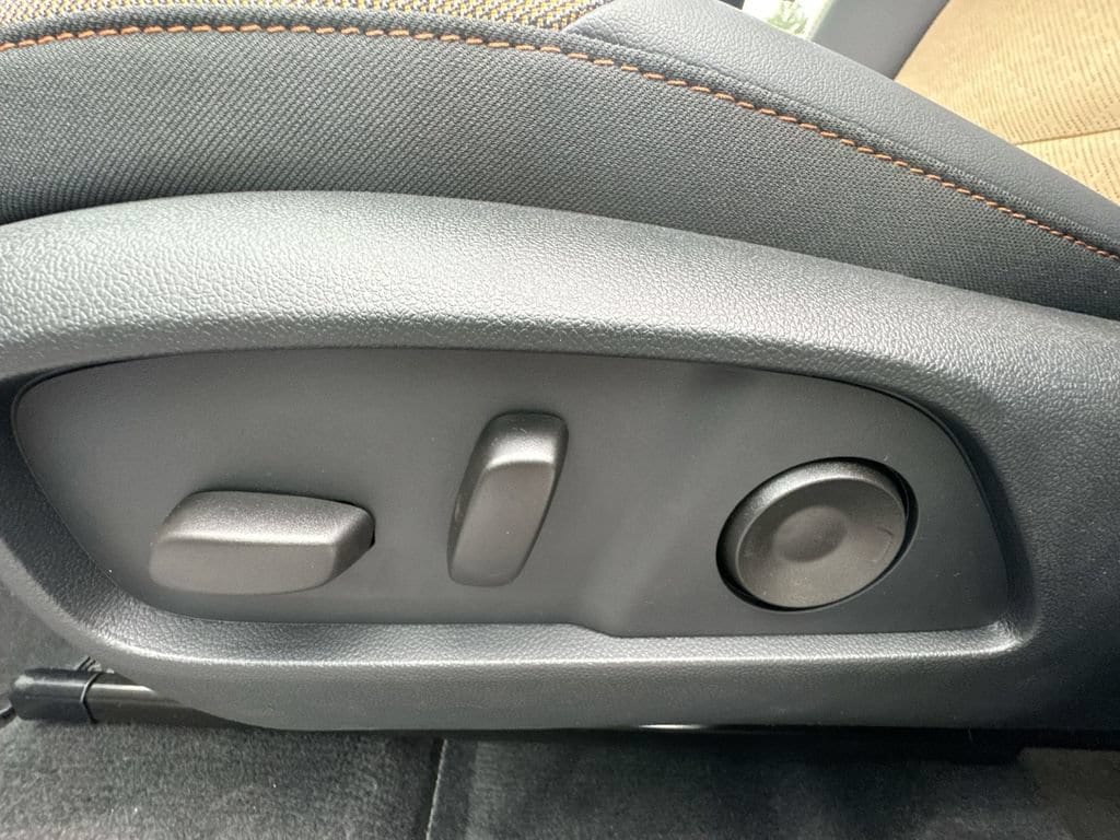 2027 Chevrolet Equinox ACTIV - Photo 14