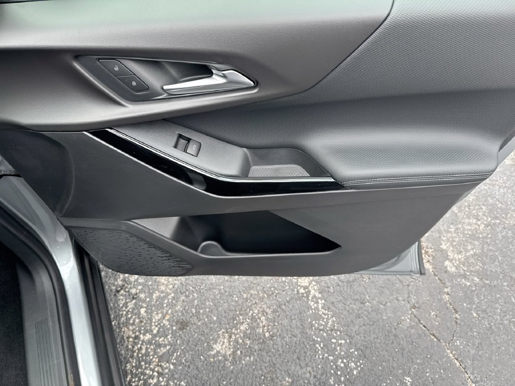 2027 Chevrolet Equinox LT - Photo 33
