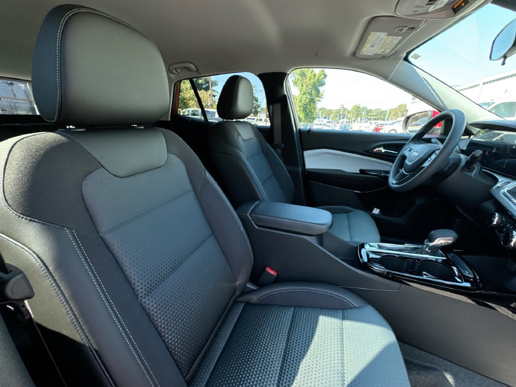 2026 Chevrolet Trax LT - Photo 31