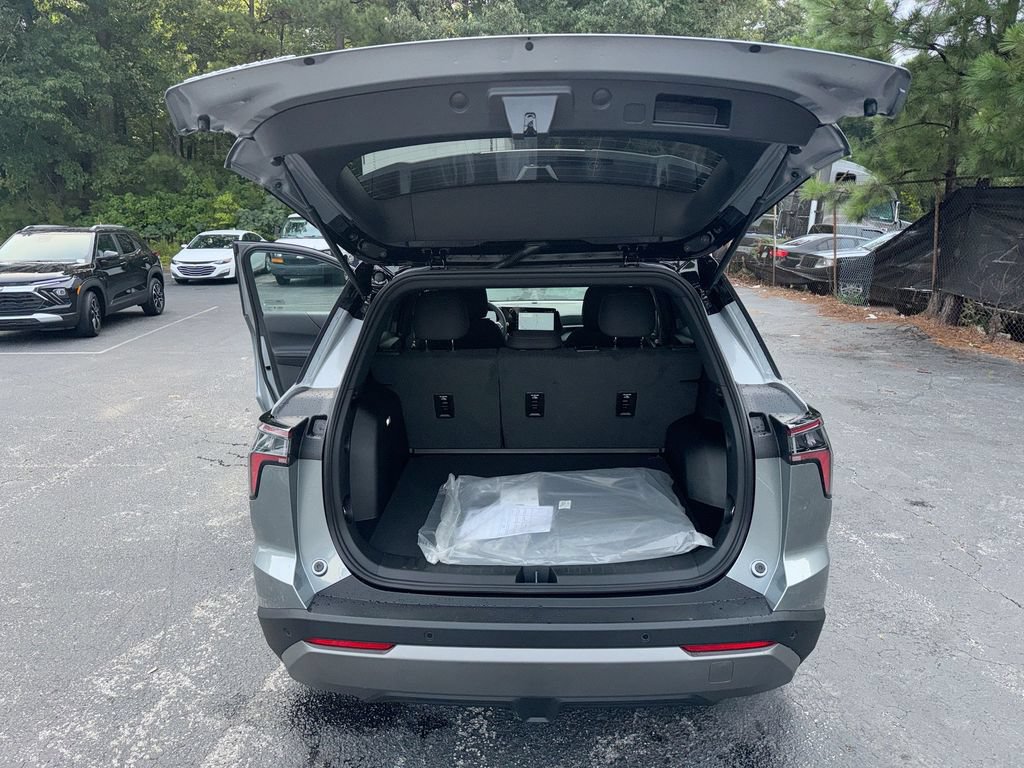 2027 Chevrolet Equinox LT - Photo 35