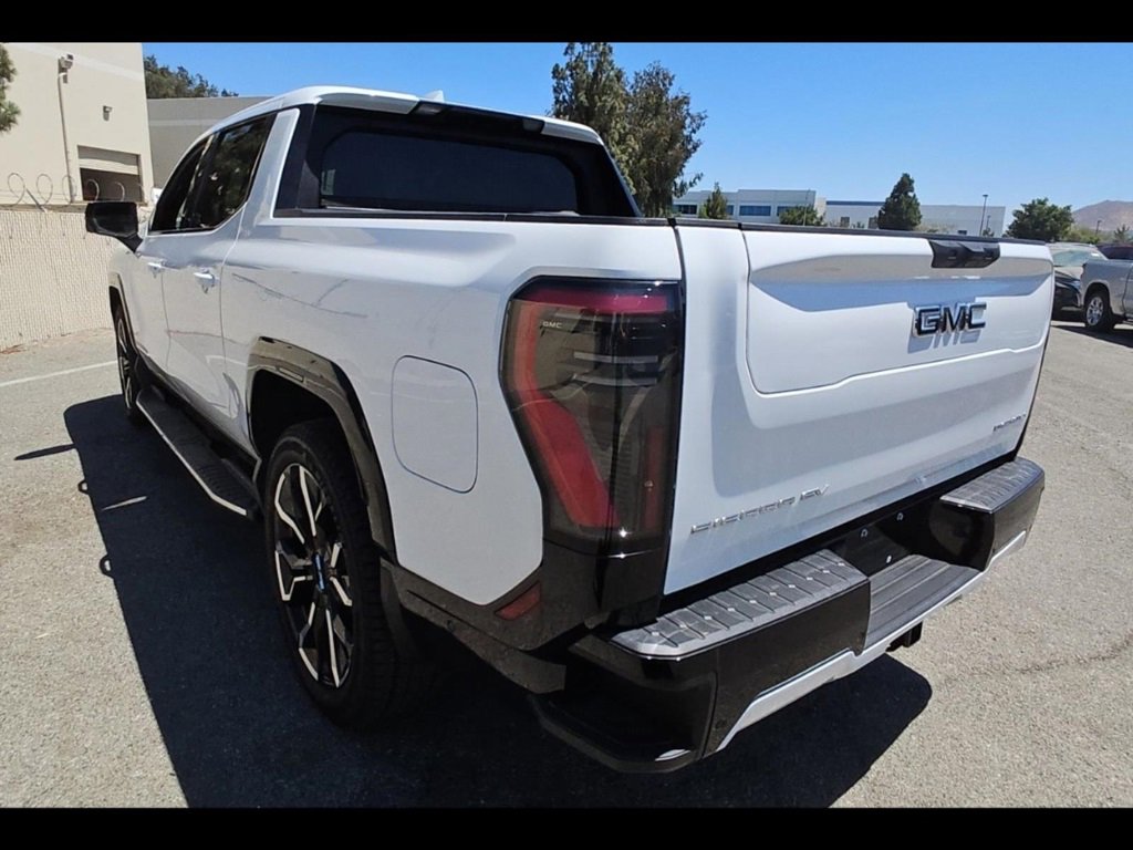 2025 Gmc Sierra EV Denali photo 4