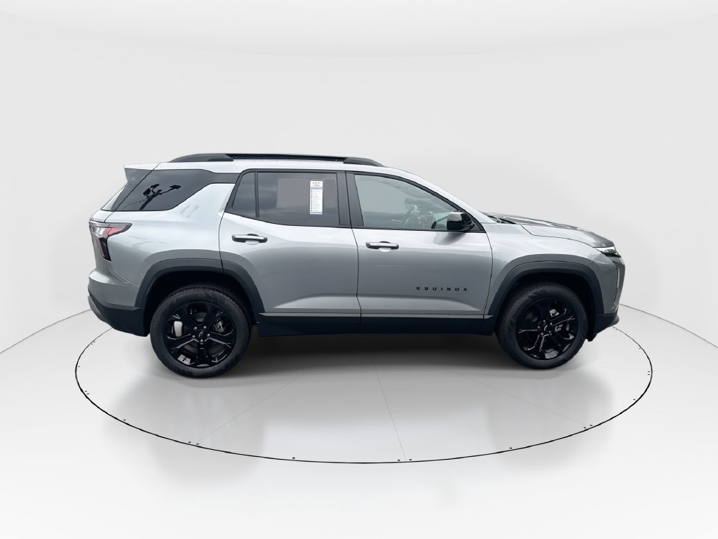 2027 Chevrolet Equinox LT - Photo 9