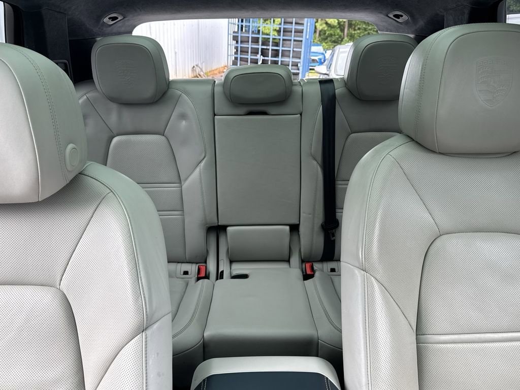 2023 Porsche Cayenne Turbo S E-Hybrid - Photo 33