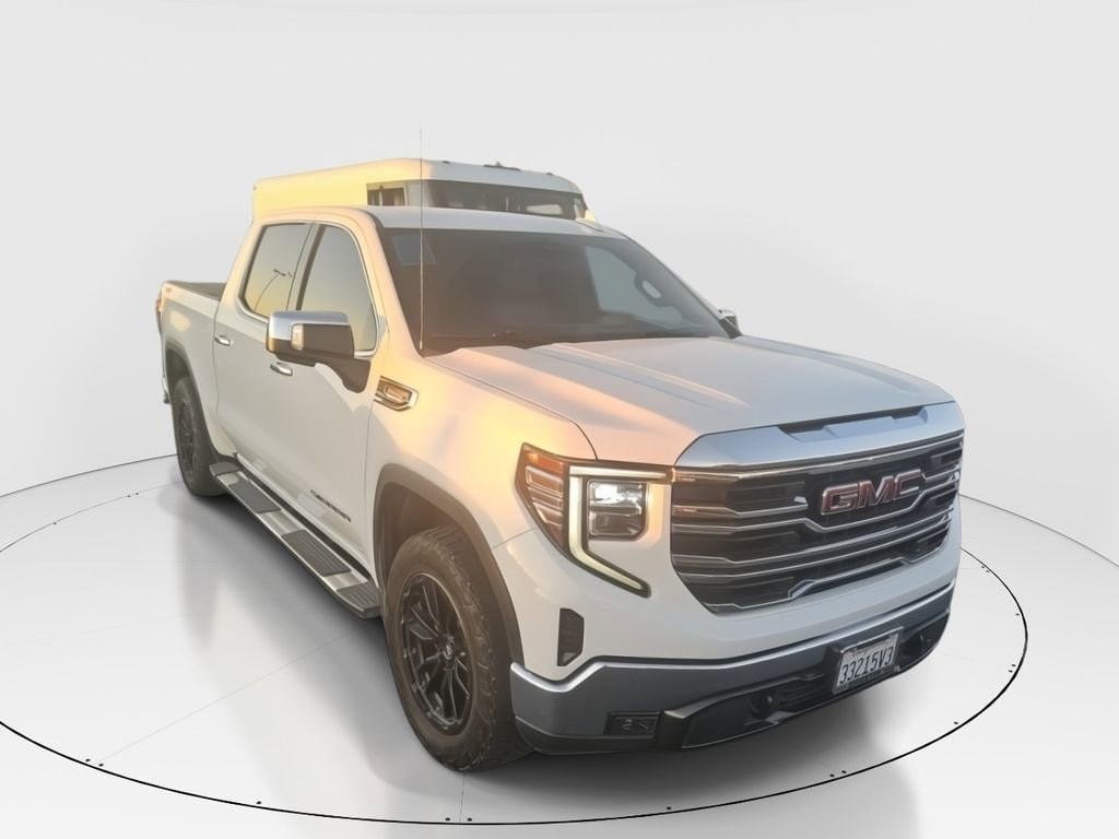 2023 GMC Sierra 4WD Crew Cab Short Box SLT's photo