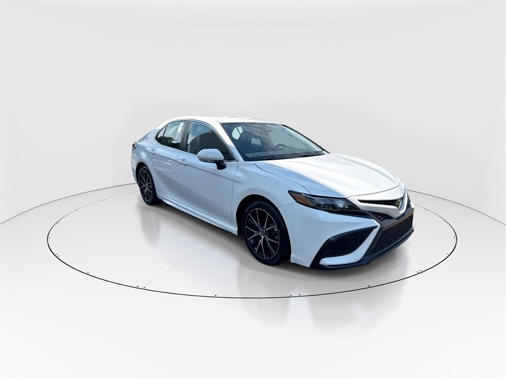 2023 Toyota Camry SE photo 2
