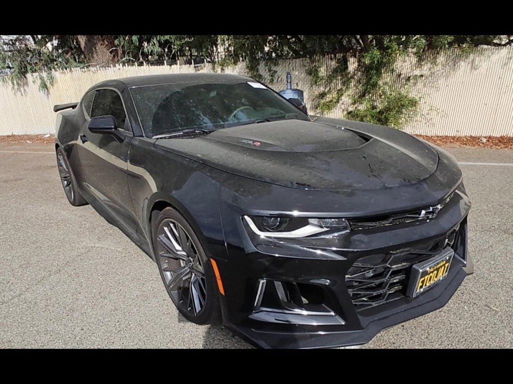 2023 Chevrolet Camaro ZL1 photo 2