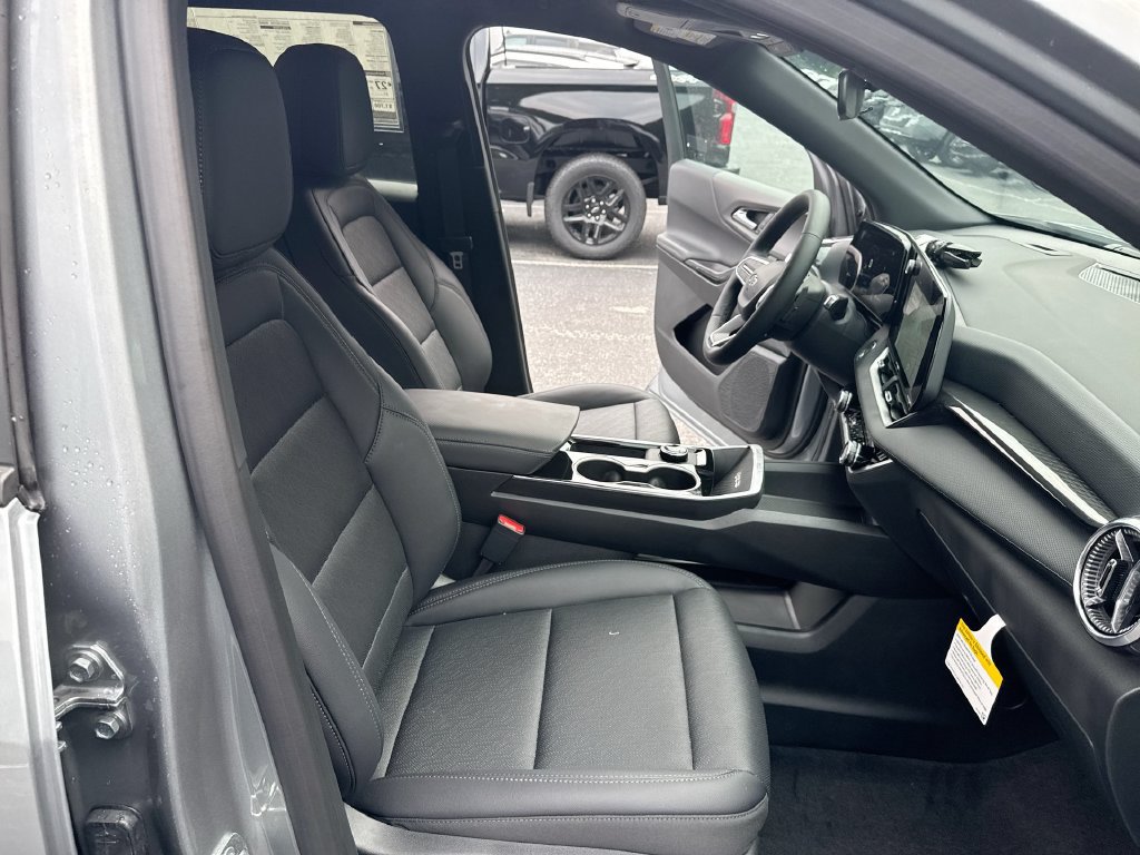 2027 Chevrolet Equinox LT - Photo 32