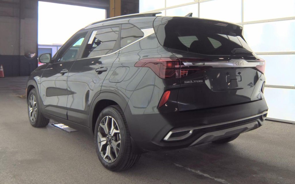 2023 Kia Seltos EX photo 4
