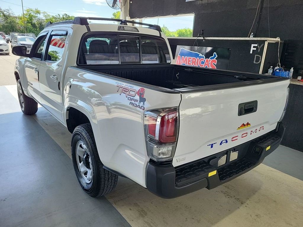 2022 Toyota Tacoma SR photo 4