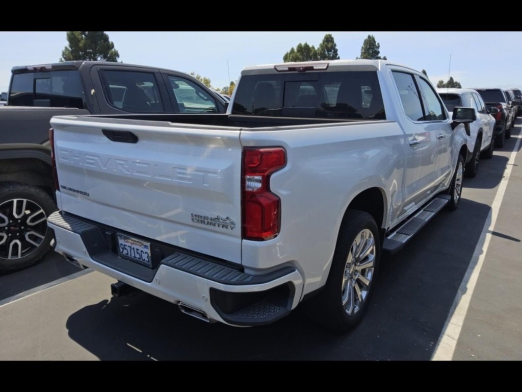 2021 Chevrolet Silverado 1500 High Country photo 2