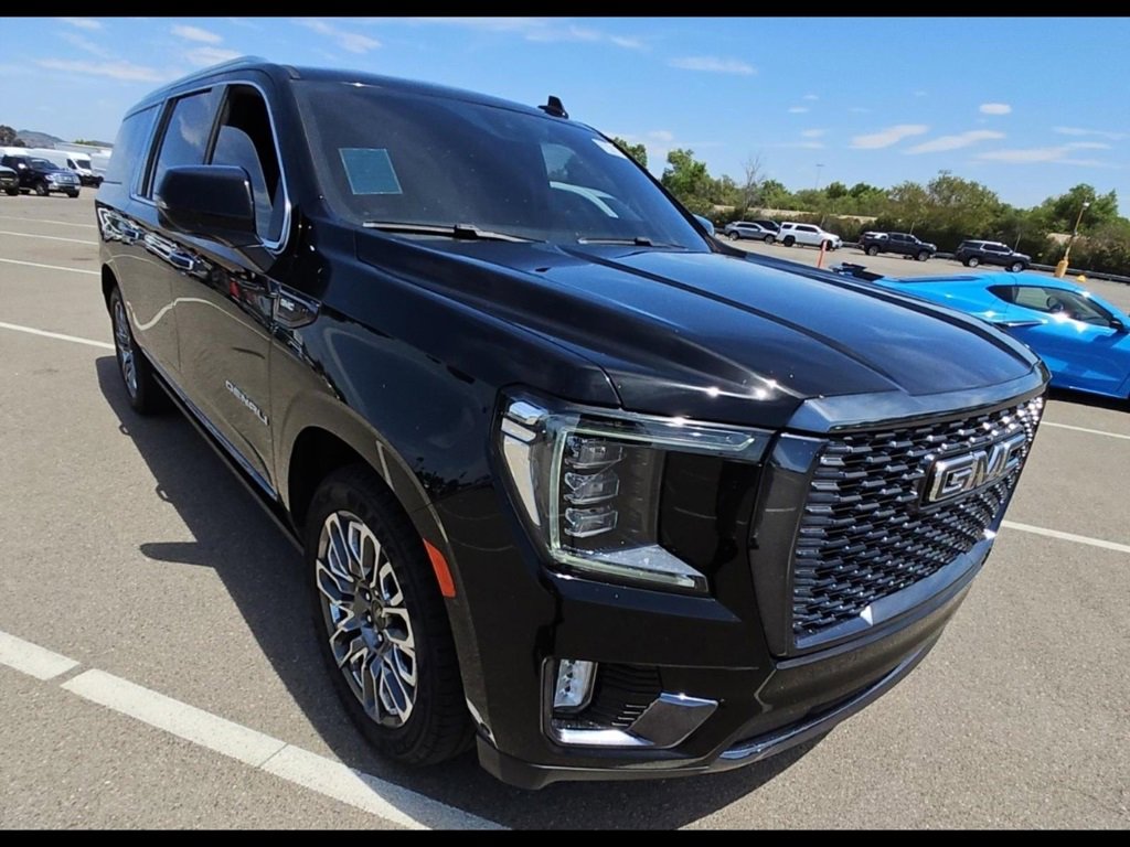 2023 Gmc Yukon XL Denali Ultimate photo 3