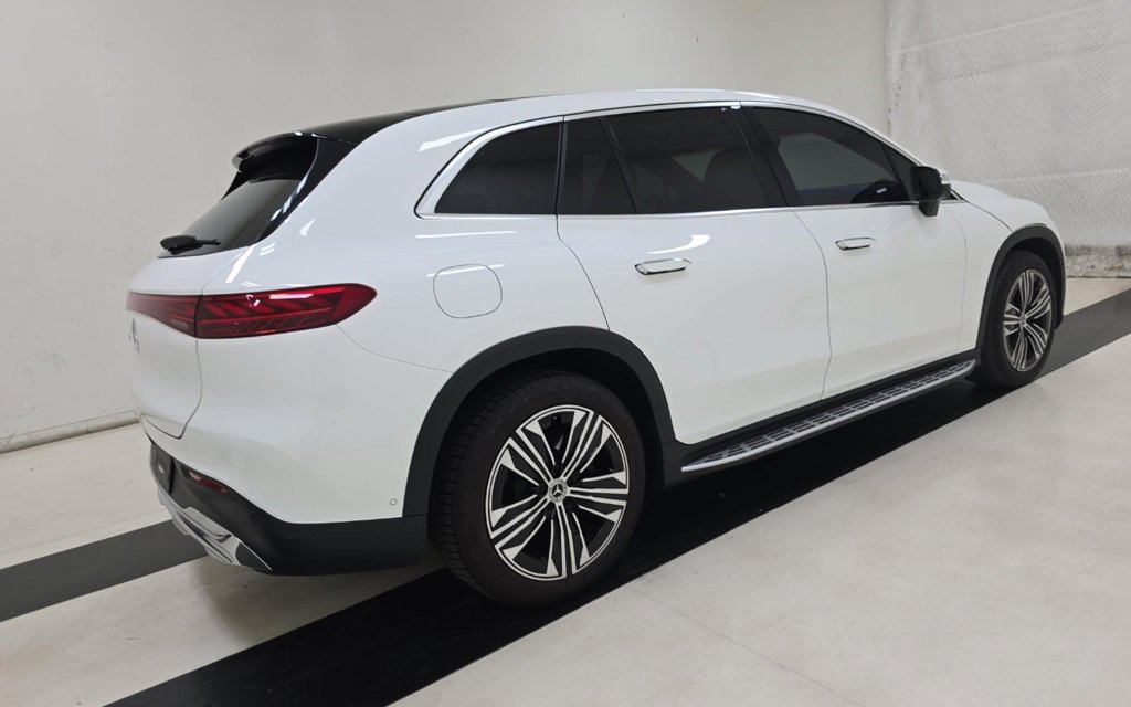 2024 Mercedes Benz EQS SUV 450 photo 4