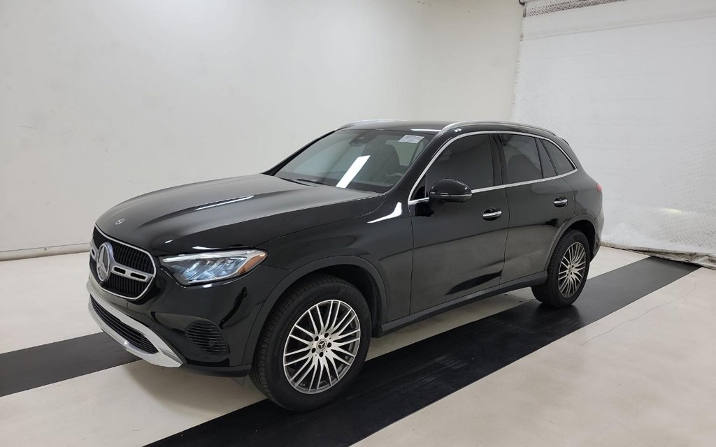 2024 Mercedes Benz GLC 300 photo 3