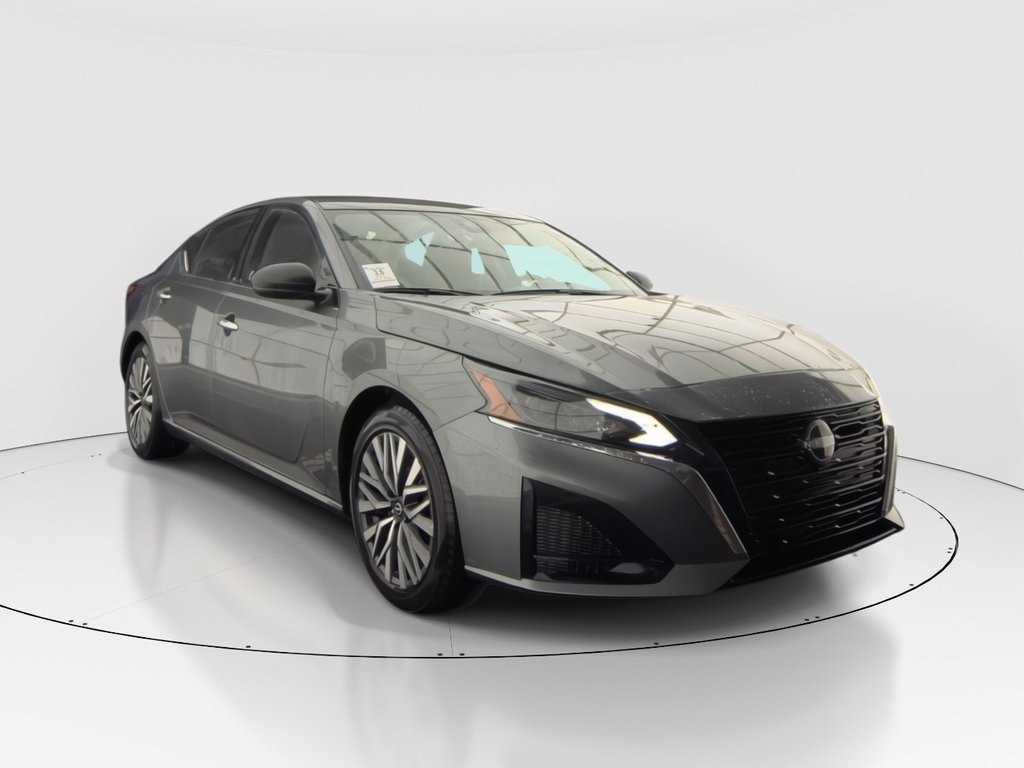 Used 2024 Nissan Altima 2.5 SV