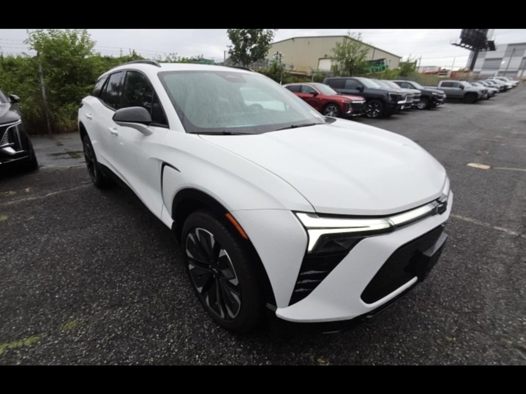 2024 Chevrolet Blazer EV RS photo 3