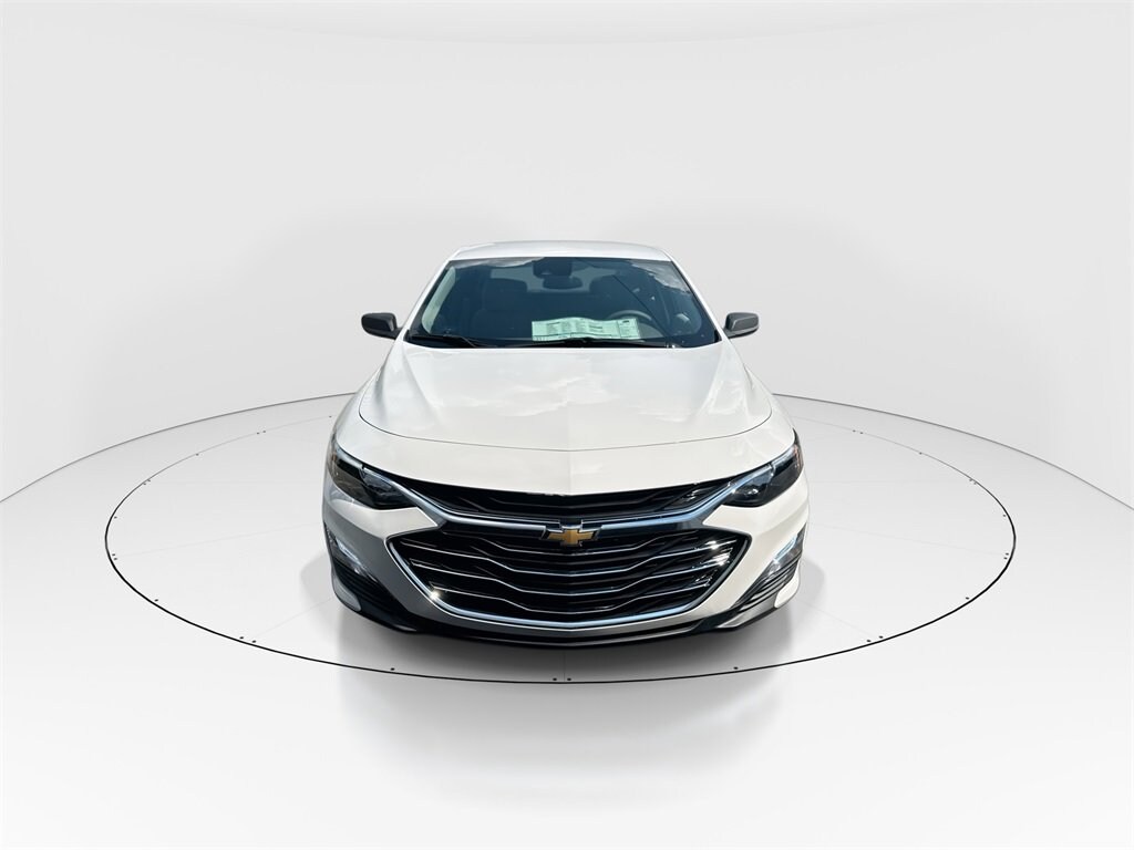 2024 Chevrolet Malibu LS photo 3