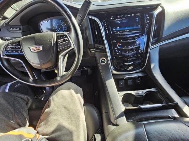 2020 Cadillac Escalade ESV Platinum photo 3
