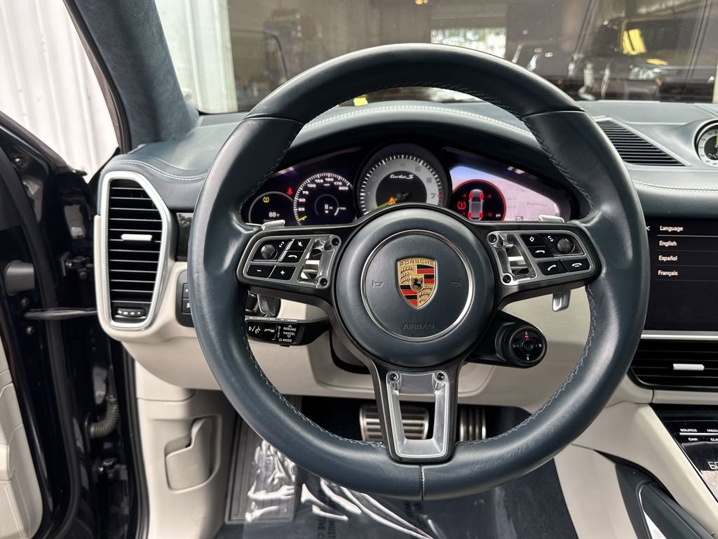 2023 Porsche Cayenne Turbo S E-Hybrid - Photo 16