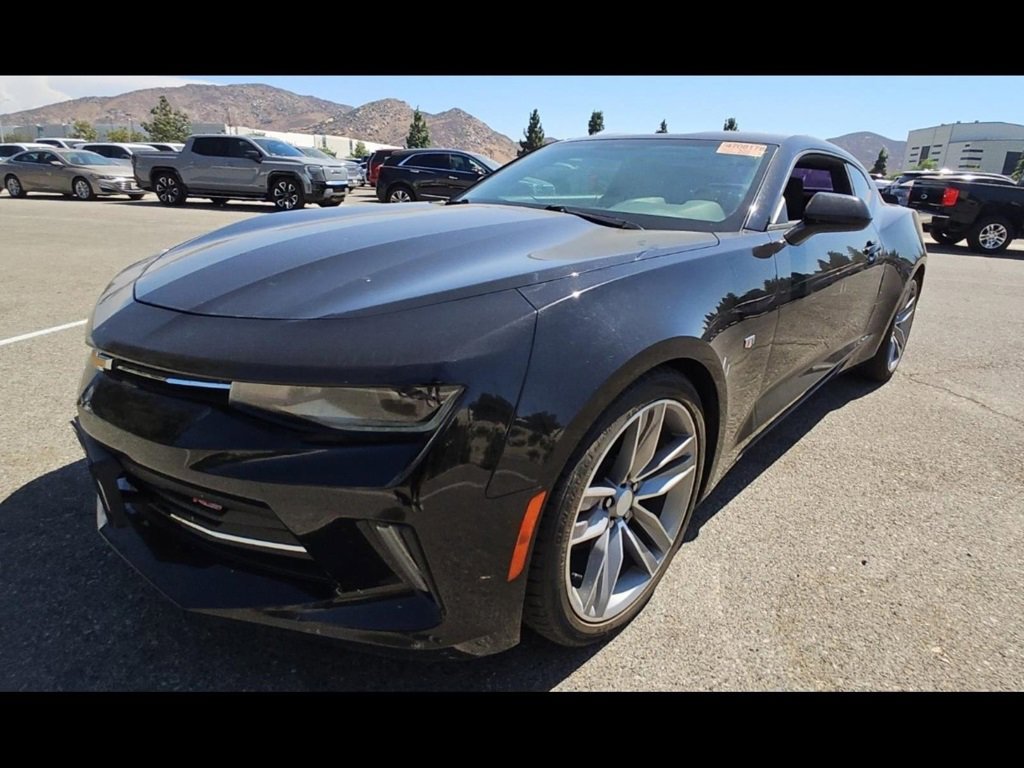 2018 Chevrolet Camaro 1LS 1LT photo 3