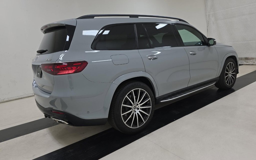 2024 Mercedes Benz GLS 4MATIC 580 photo 4