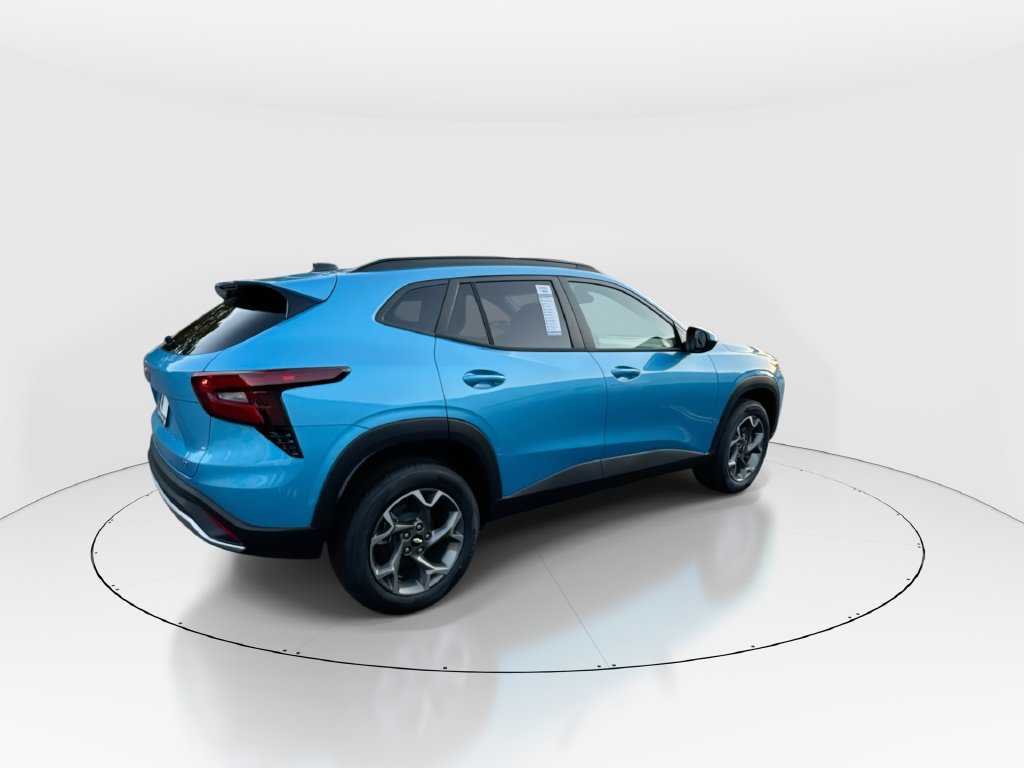 2026 Chevrolet Trax LT - Photo 8