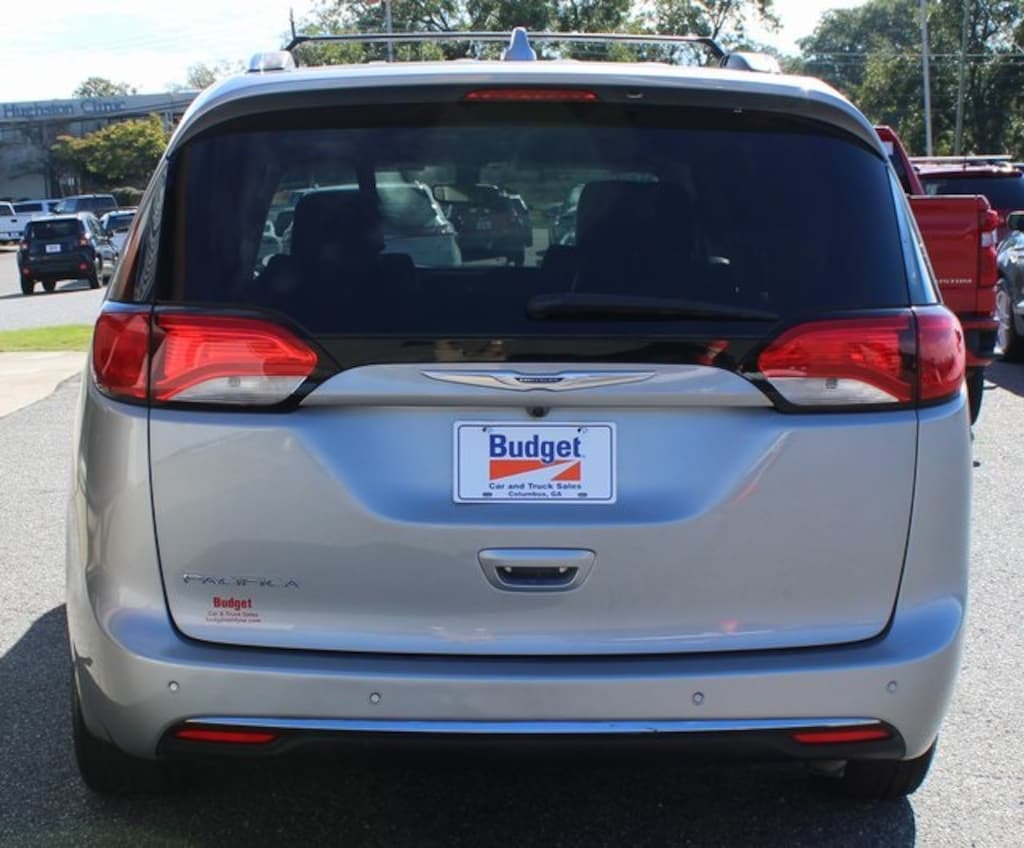 Used 2020 Chrysler Pacifica Touring L Minivan/Van