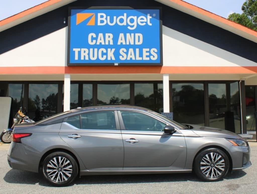 Used 2024 Nissan Altima 2.5 SV Sedan