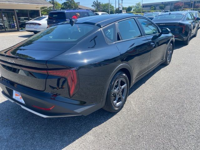 2025 Kia K4 LXS - Photo 12
