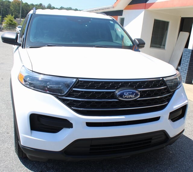 2023 Ford Explorer XLT photo 2