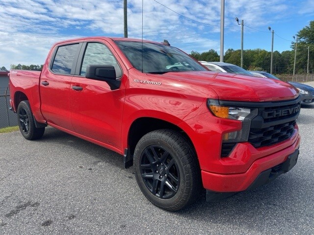 2022 Chevrolet Silverado 1500 Custom photo 2