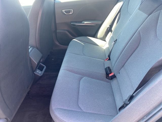 2025 Kia K4 LXS - Photo 10
