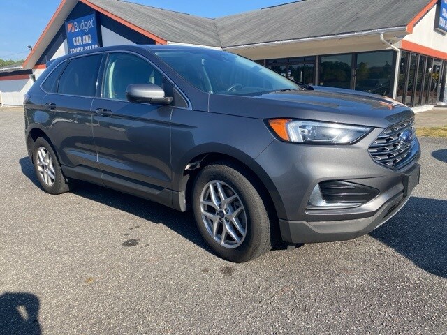 2022 Ford Edge SEL photo 2