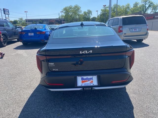 2025 Kia K4 LXS - Photo 11
