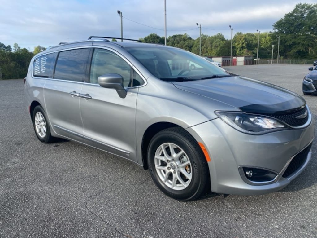 Used 2020 Chrysler Pacifica Touring L Minivan/Van