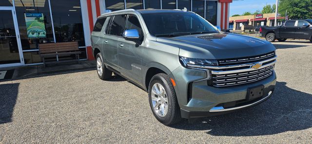 2023 Chevrolet Suburban 2WD 1500 Premier's photo