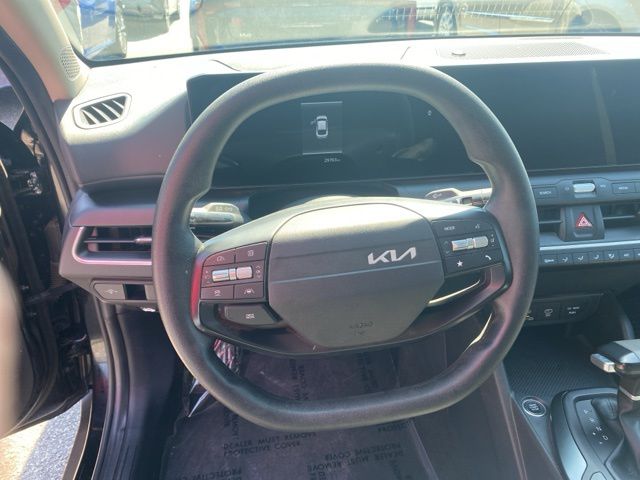 2025 Kia K4 LXS - Photo 9