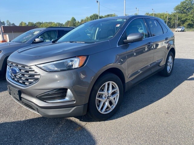 2022 Ford Edge SEL photo 3