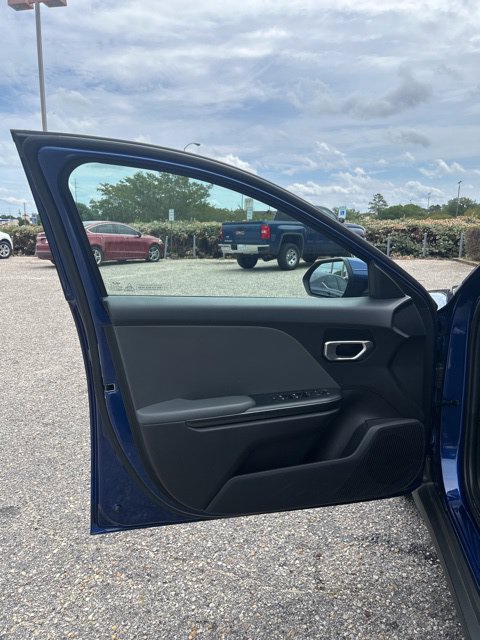 2025 Kia K4 LXS - Photo 10