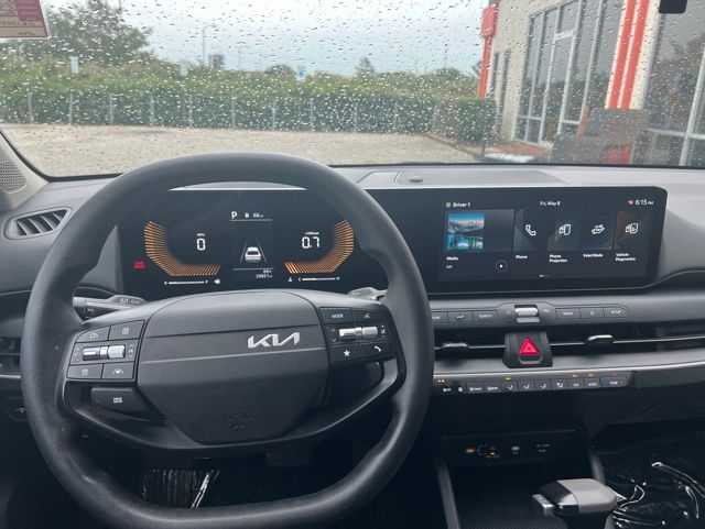 2025 Kia K4 LXS - Photo 18