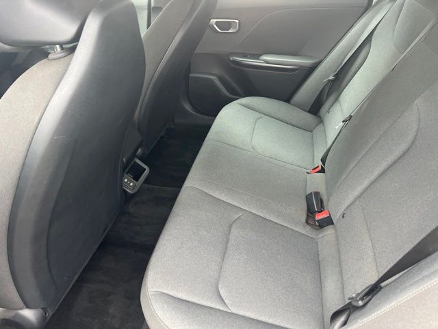 2025 Kia K4 LXS - Photo 13