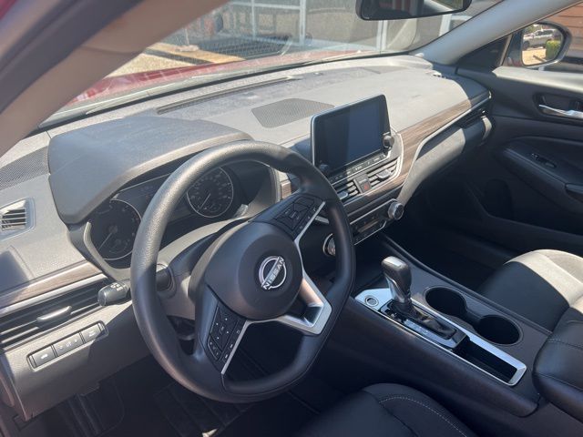 2025 Nissan Altima SV - Photo 8