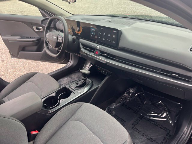 2025 Kia K4 LXS - Photo 14