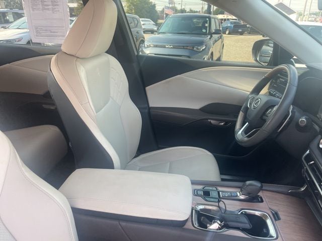 2023 Lexus RX 350 - Photo 45