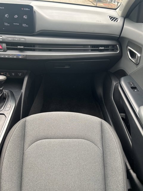 2025 Kia K4 LXS - Photo 35
