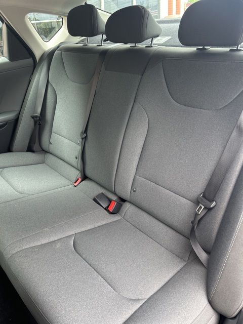2025 Kia K4 LXS - Photo 26