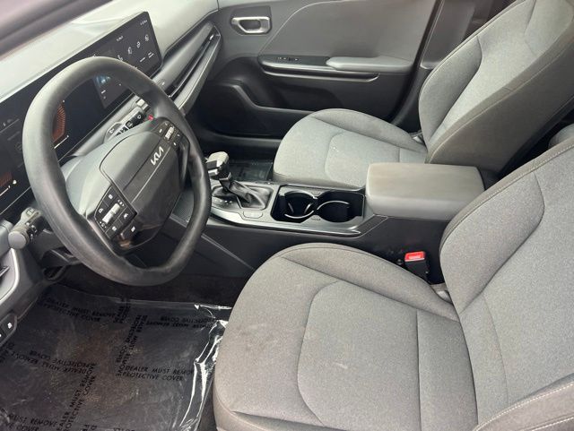 2025 Kia K4 LXS - Photo 12