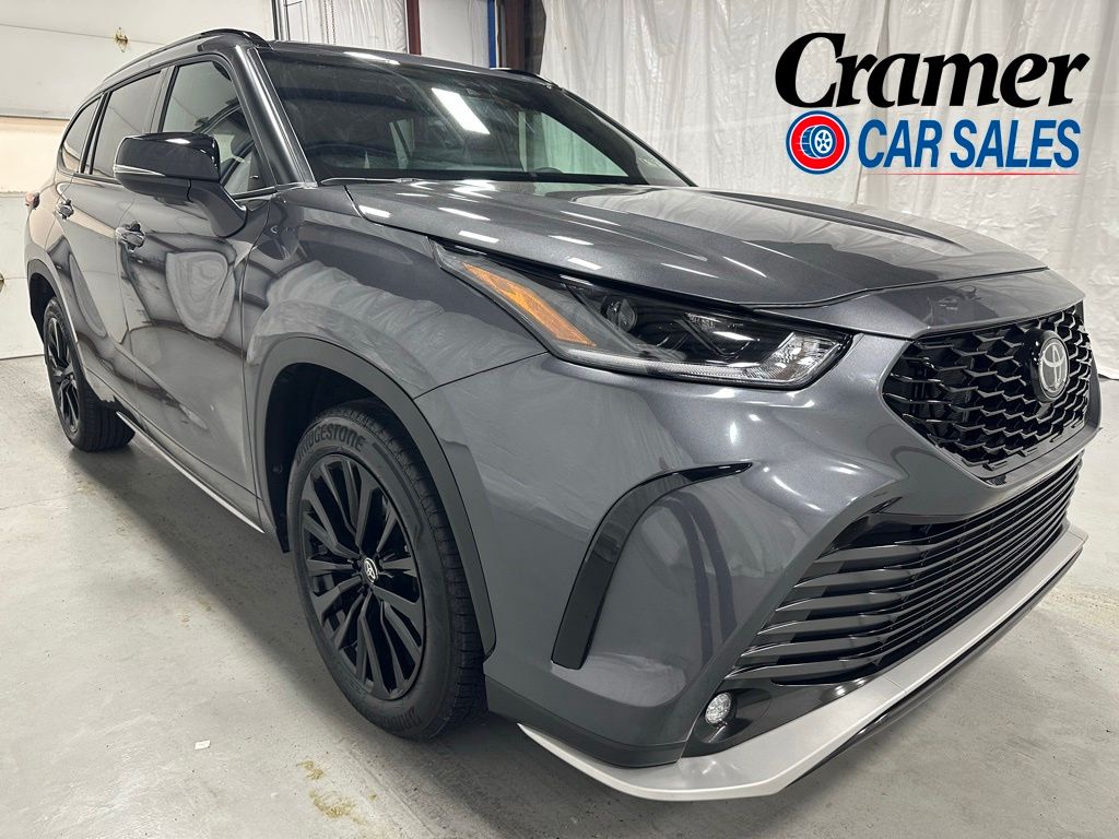 2025 Toyota Highlander XSE AWD's photo