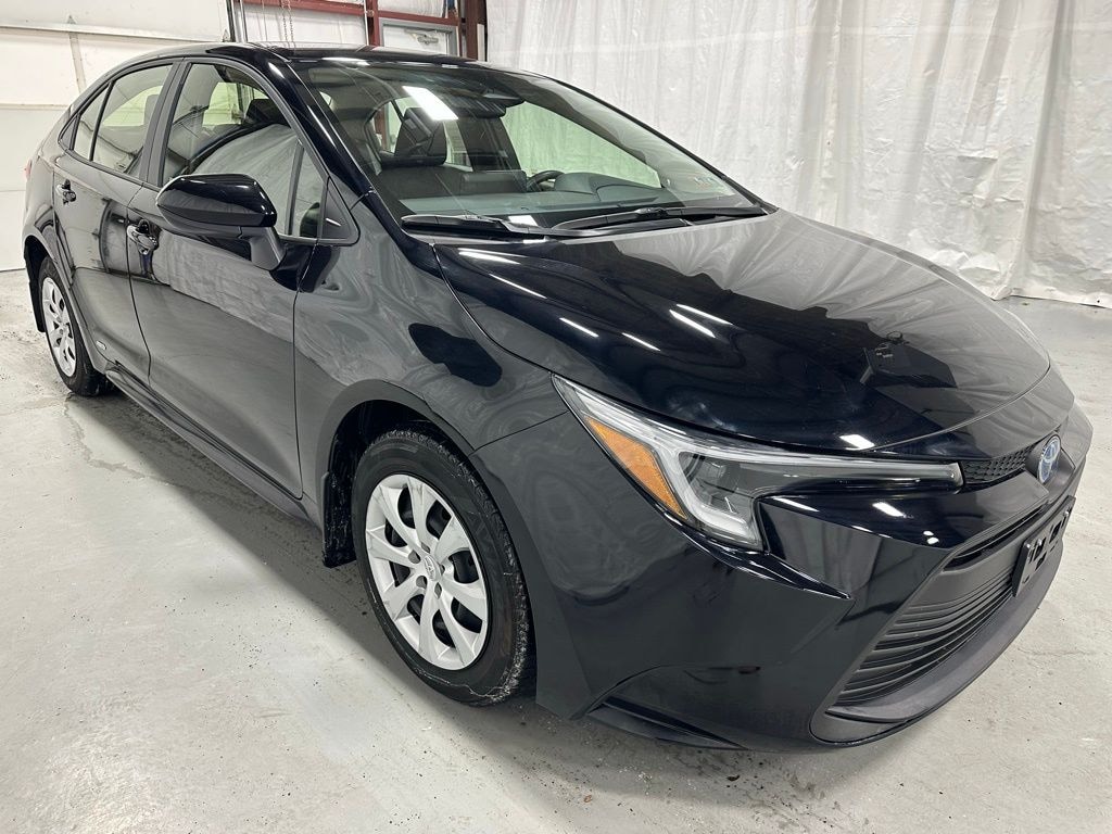 Used 2025 Toyota Corolla Hybrid LE Sedan