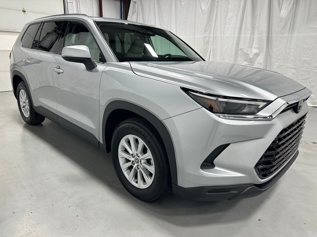 2025 Toyota Grand Highlander XLE's photo