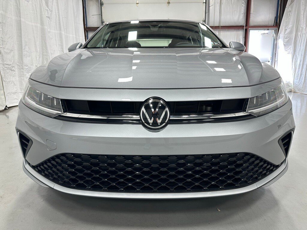 2025 Volkswagen Jetta 1.5T S photo 2